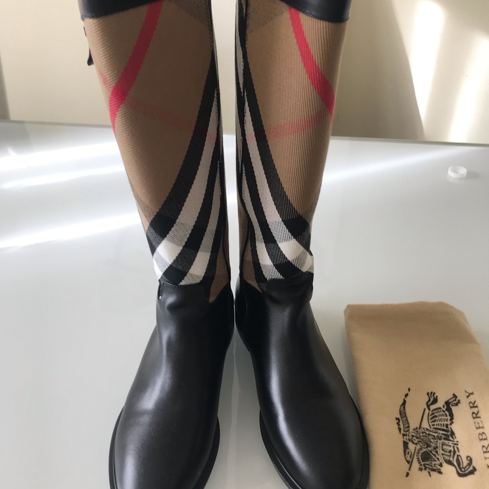 Brand new Burberry boots